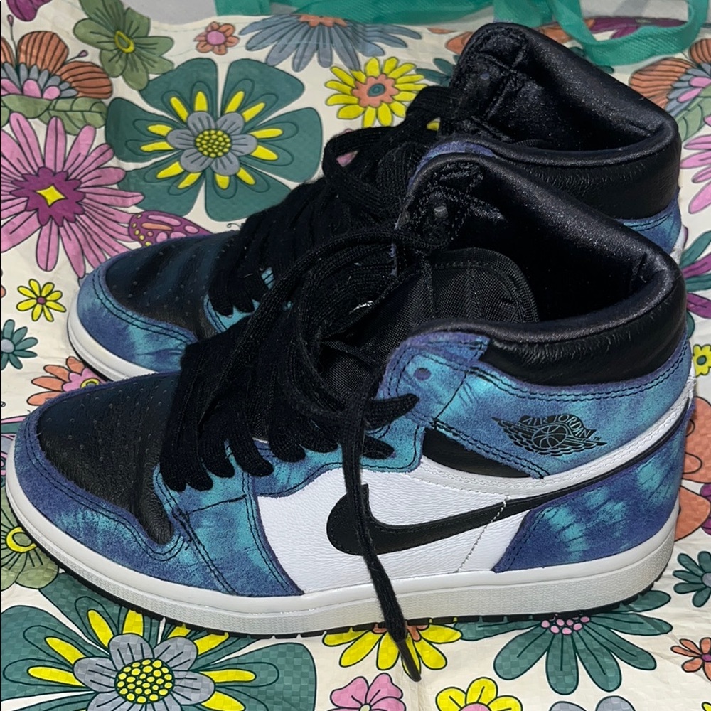 Nike High-Top Sneakers - Blue, Black, and White